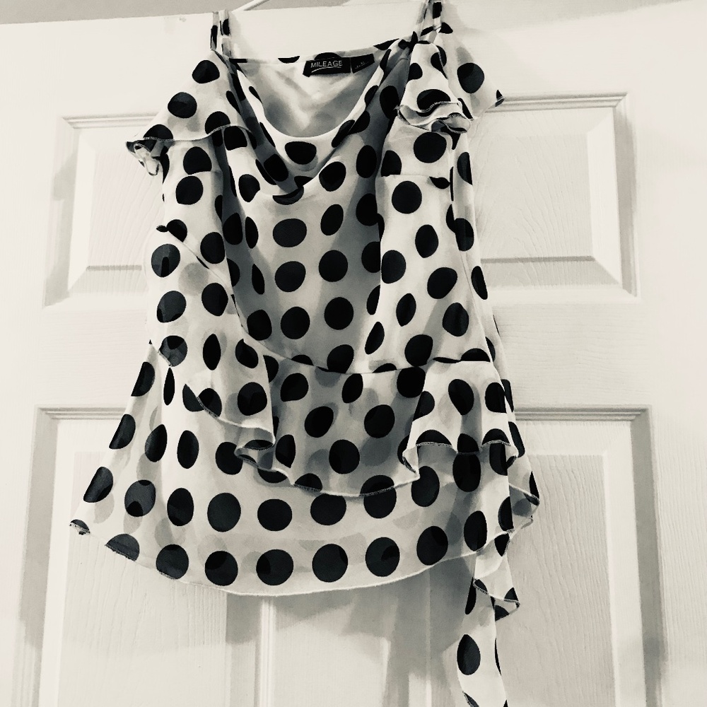 90s/Y2K Black and White Flowy Spring/Summer Polka Dot Tank Top w/Spaghetti Strap